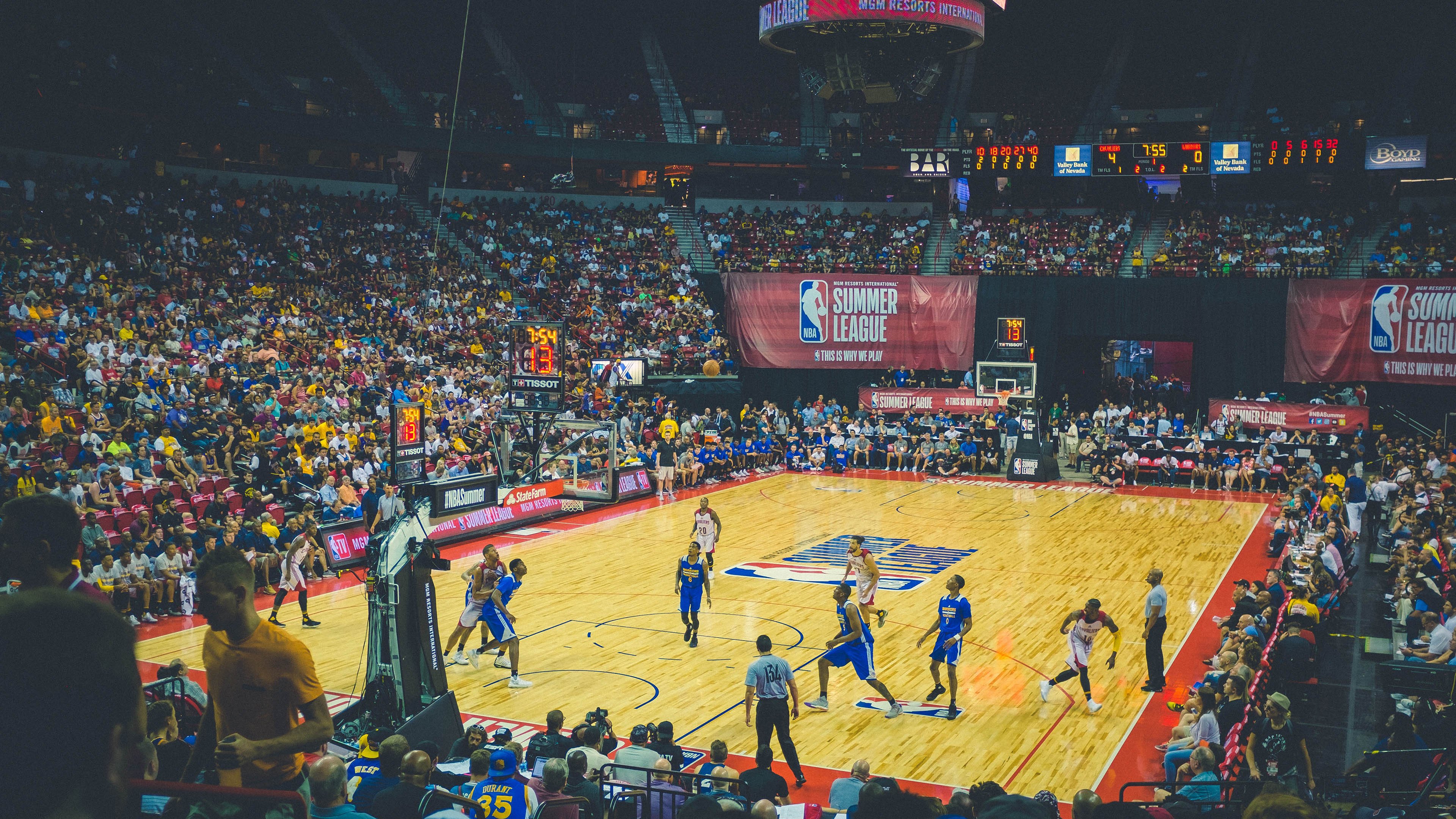 开云体育2026-季后赛抢七之夜,杰伦格林展现巨星价值