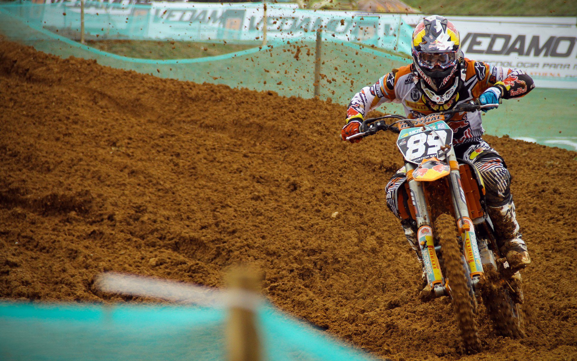开云APP-莱万哑火，格列兹曼导演逆转，2026世界杯B组关键战波兰压制摩洛哥的战术启示录